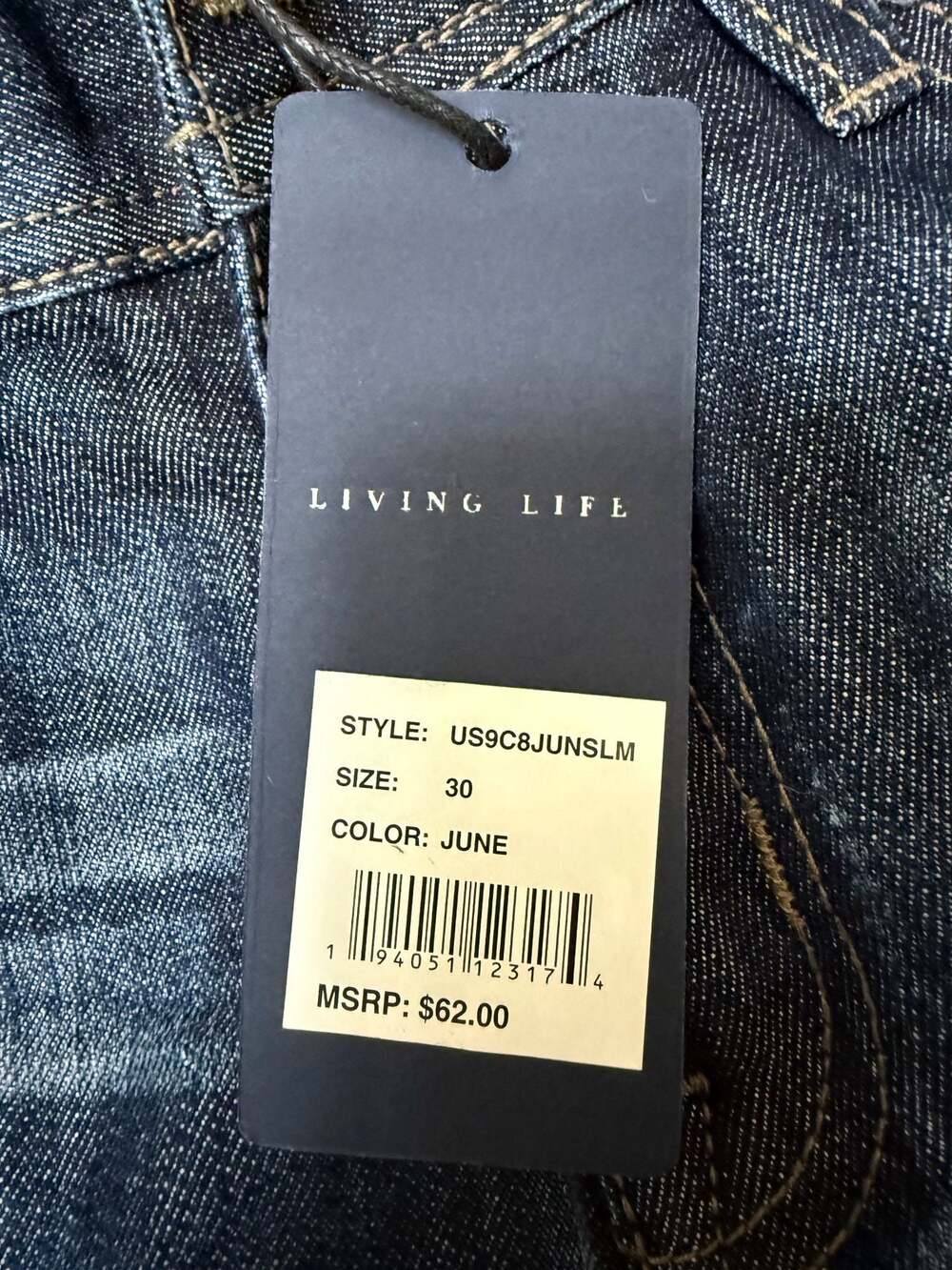 Desert Dunes Living Life Slim Fit Denim Shorts Size 30 retail $62!